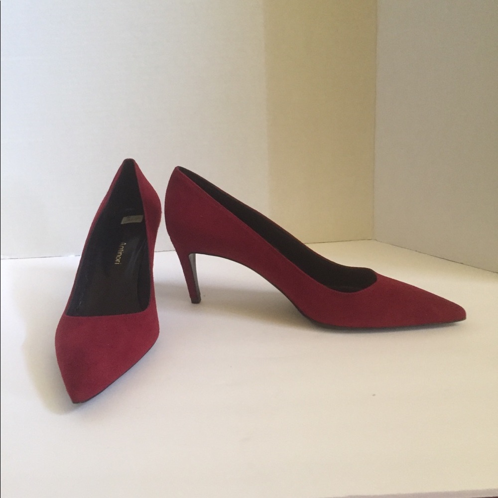 Deep Red Classic Pump